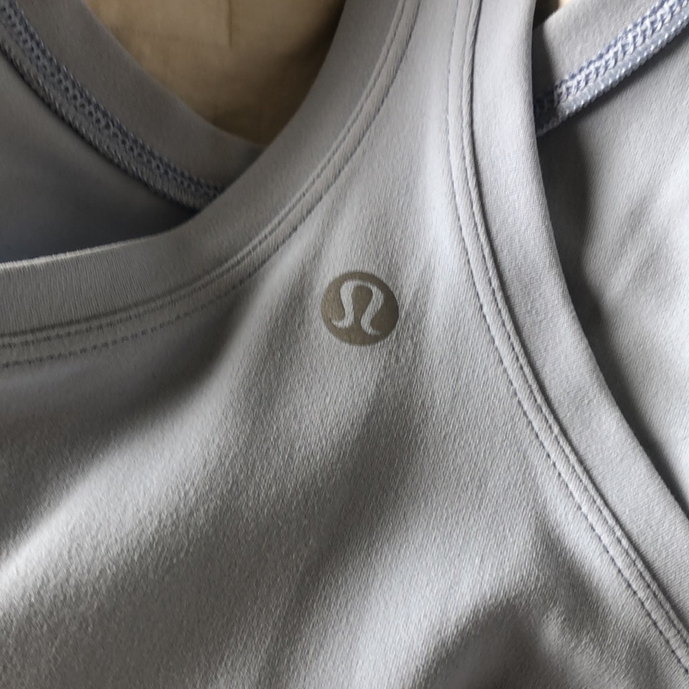 🍋 Lululemon Tank - Picture 2 of 3